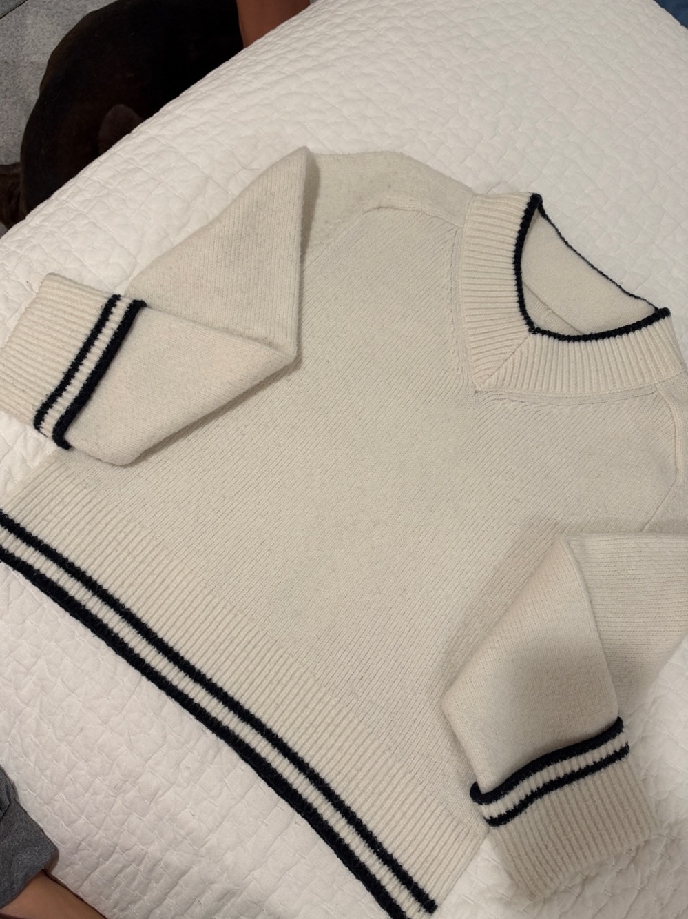Abercrombie & Fitch Cream V-Neck Sweater with Navy Trim
